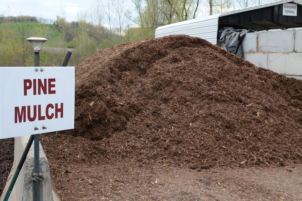 Gravel and Landscape Supply Kewaskum, Wisconsin Mulch Topsoil Delivery